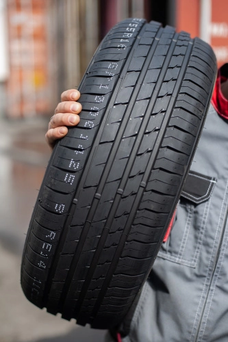 фото протектора и шины Atrezzo Elite Шина Sailun Atrezzo Elite 195/60 R16 89V